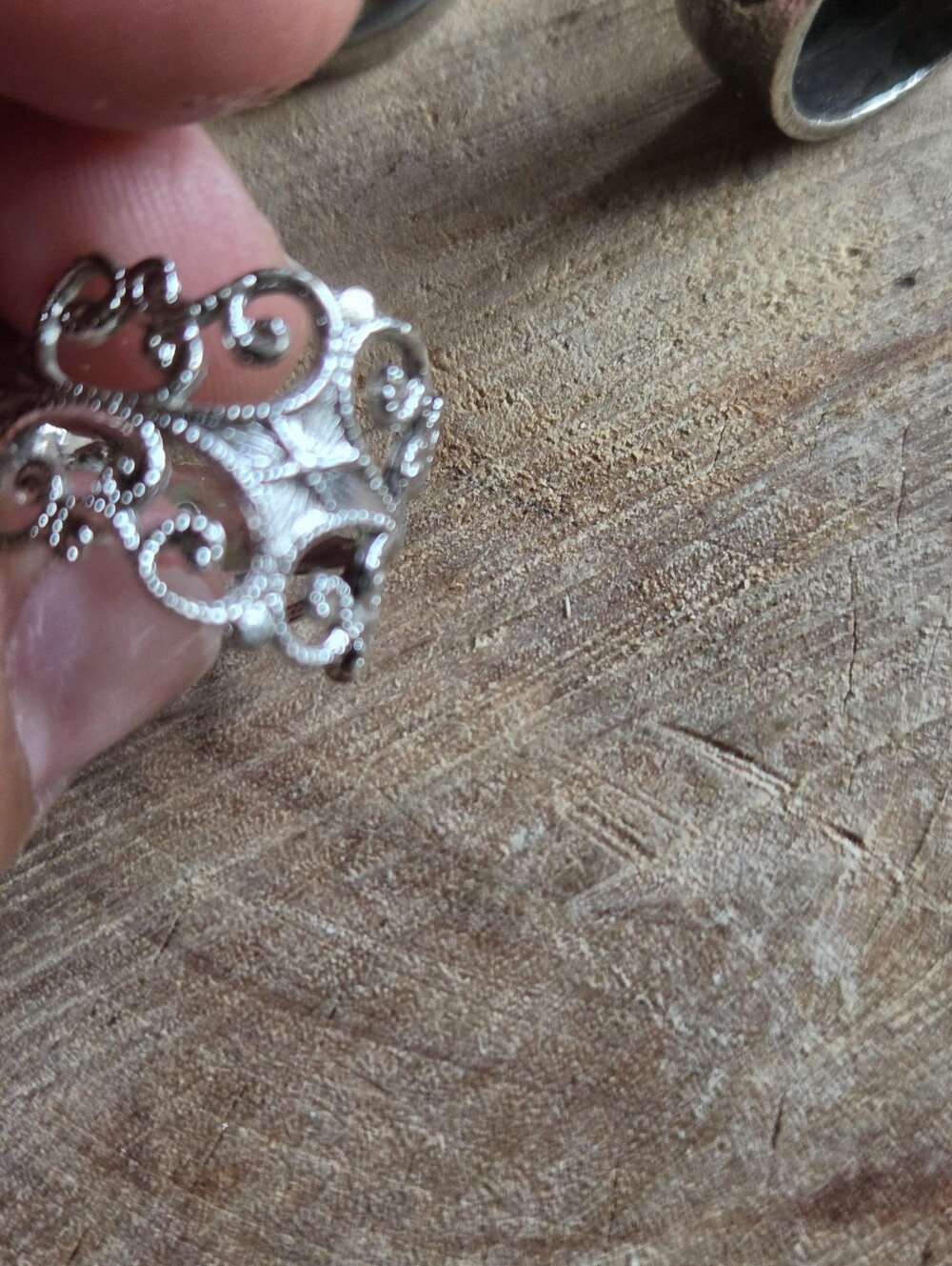 Two Vintage Rings & 1 Modern. - Picture 7 of 7